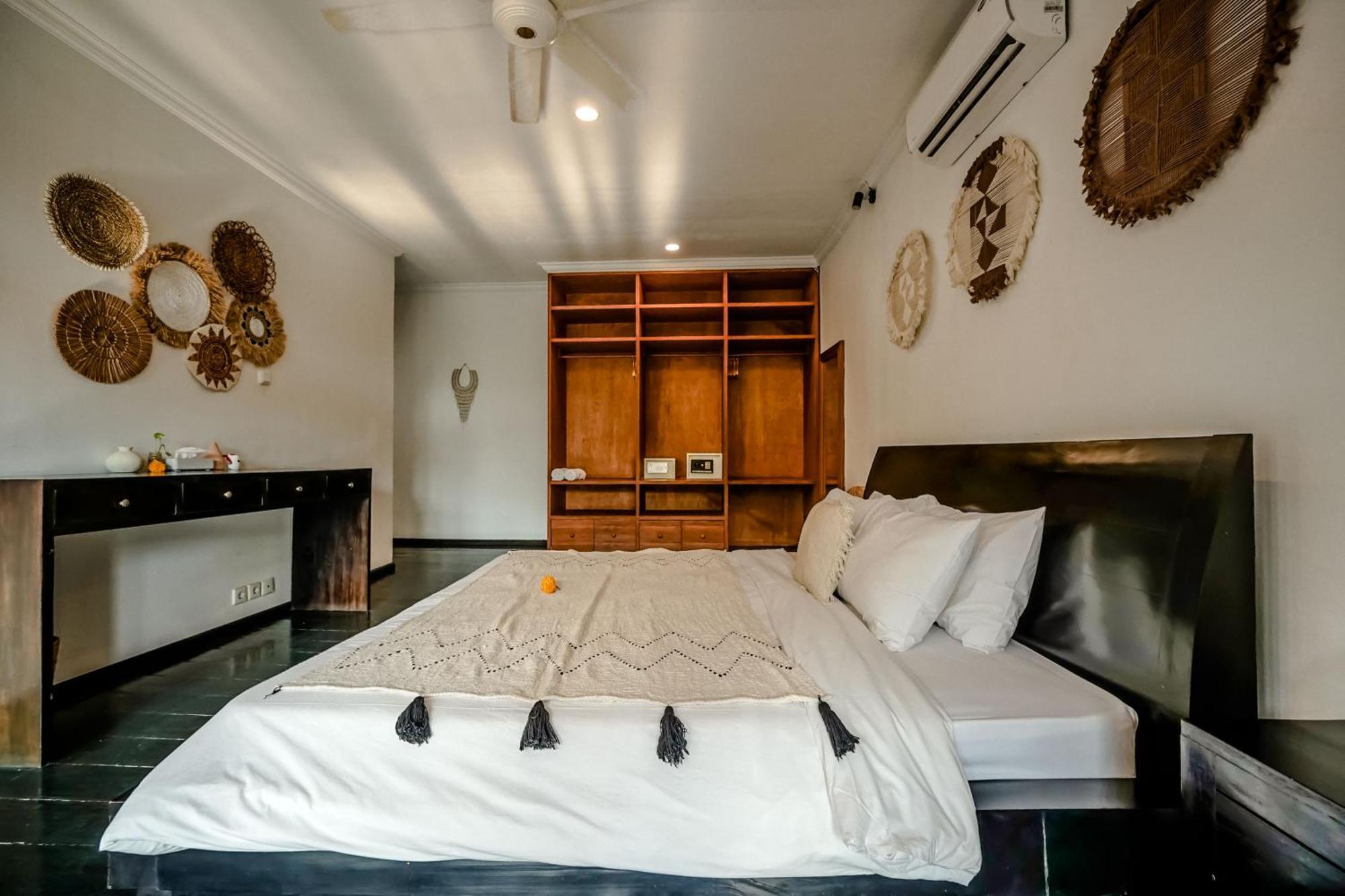 Lalita Seminyak Villa Bagian luar foto