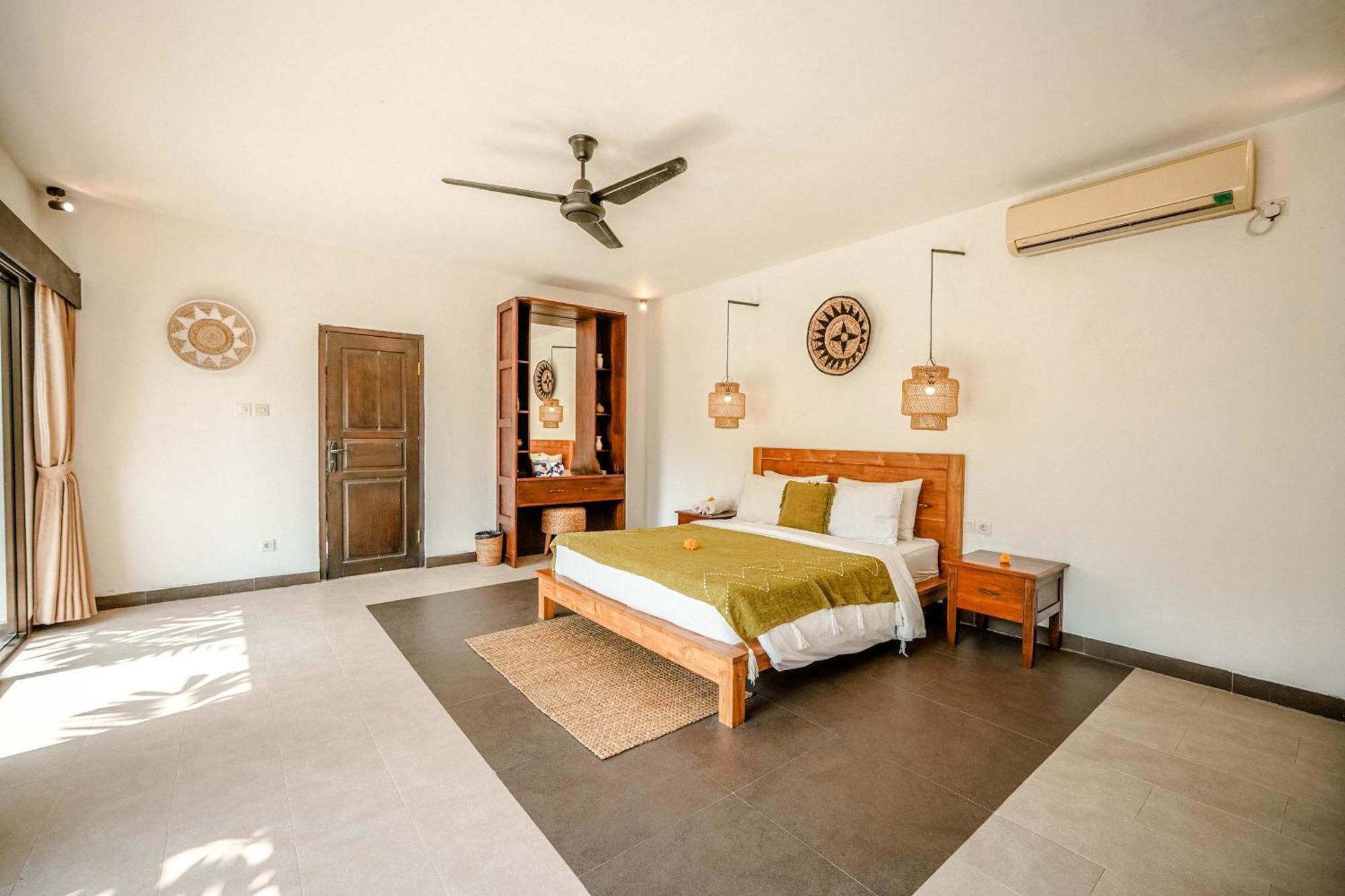 Lalita Seminyak Villa Bagian luar foto