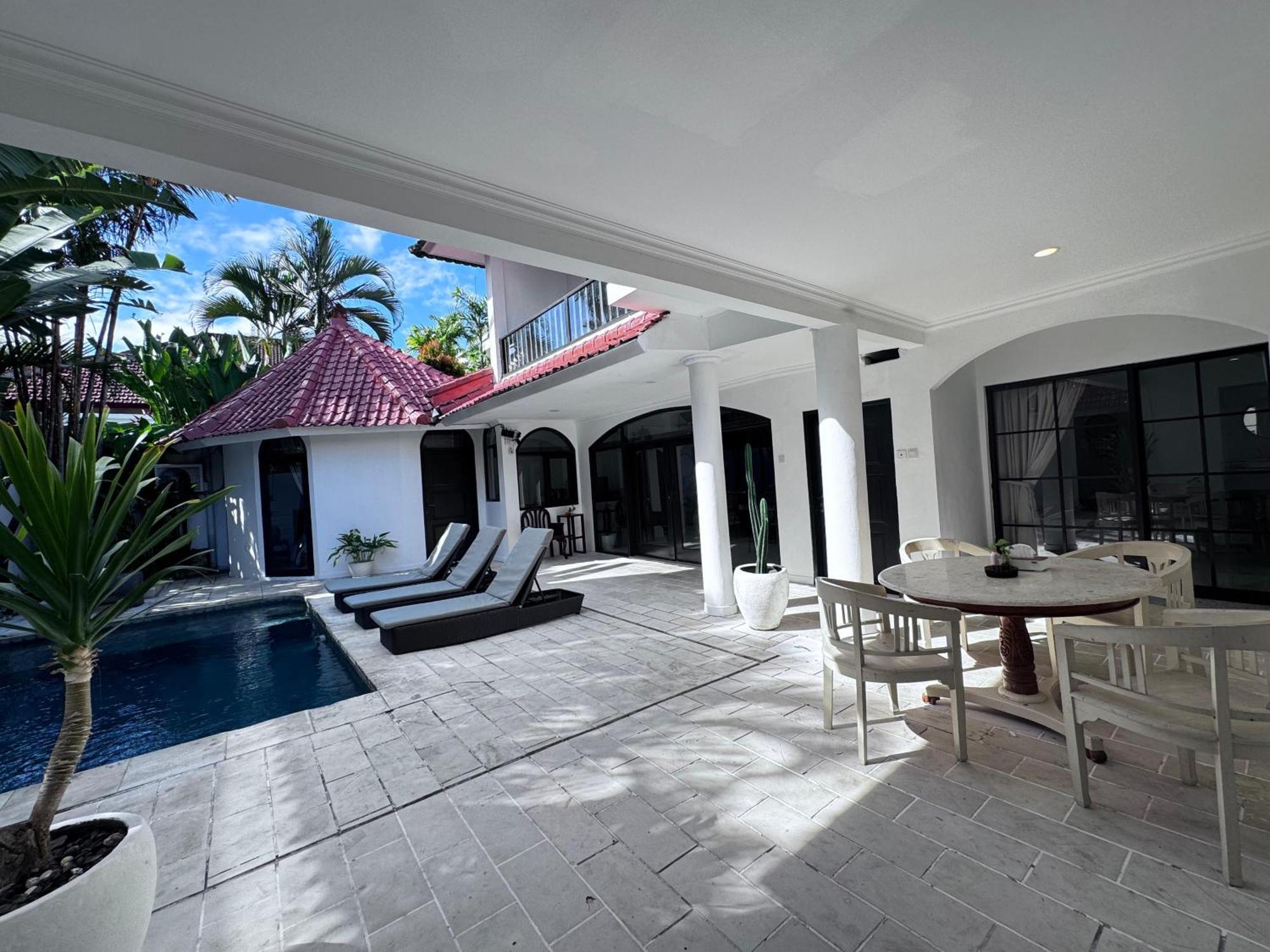 Lalita Seminyak Villa Bagian luar foto